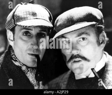 SHERLOCK HOLMES 1944 film con Nigel Bruce a sinistra come Holmes e Basil Rathbone come Dr Watson Foto Stock