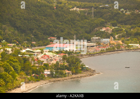 Le Indie occidentali francesi (FWI), Guadalupa, Basse, Terre, BOUILLANTE: Costa occidentale Vista Città Foto Stock