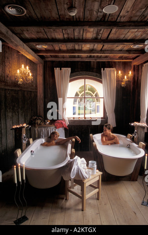 Bagno di latte Hotel Mirabell Valdaora Val Pusteria Trentino Alto Adige Italia Foto Stock