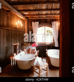 Bagno di latte Hotel Mirabell Valdaora Val Pusteria Trentino Alto Adige Italia Foto Stock