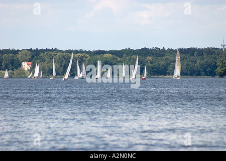 Barche a vela sul Wannlake; Germania Foto Stock