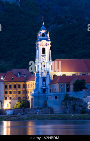 Villaggio lungo il fiume Danubio, Durnstein, Krems-Land, Austria Inferiore, Austria Foto Stock