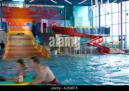 Bagno divertimento blu in thermae Bad Woerishofen health resort Bad Wörishofen Germania Foto Stock