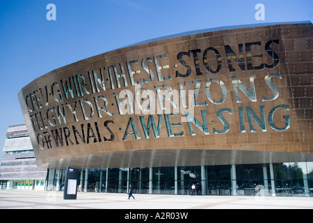 Wales Millennium Centre nella baia di Cardiff Cardiff Cardiff Galles del Sud Regno Unito Foto Stock