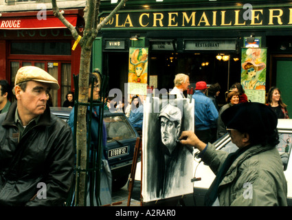 Artisti pittura in Place du Tertre quartiere di Montmartre Parigi Francia Foto Stock