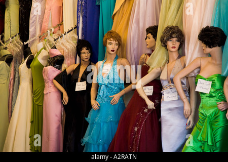 Negozi a un messicano di vicinato intorno al decimo e undicesimo Ave in Downtown Los Angeles Los Angeles Foto Stock