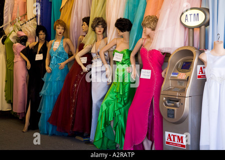 Negozi a un messicano di vicinato intorno al decimo e undicesimo Ave in Downtown Los Angeles Los Angeles Foto Stock