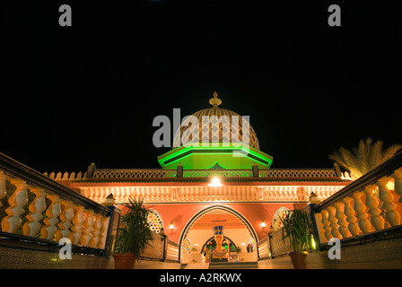 ALF Leila Wa Leila fantasia shopping center a Sharm el Sheikh Egitto serata di mercato di notte le luci shouk aria aperta turiste marketplace Foto Stock