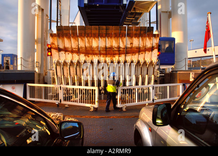 L'orgoglio DI CANTERBURY P O TRAGHETTO A DOVER DOCKS Kent England Regno Unito Foto Stock