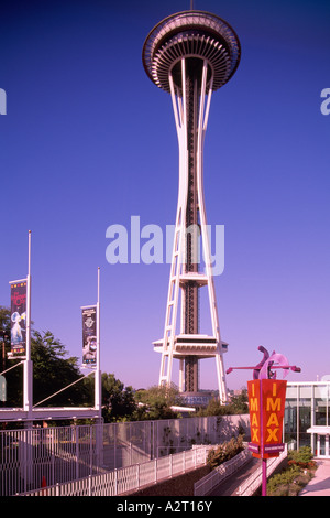 Lo Space Needle e il Seattle, Washington, Stati Uniti d'America - ristorante girevole in cima alla torre al centro di Seattle Foto Stock