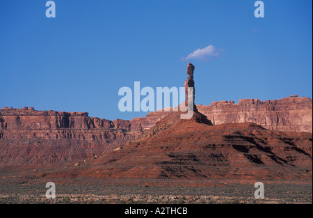 Hoodoo stack di arenaria nella Valle degli Dèi vicino a Bluff USA Utah Stati Uniti d'America Foto Stock