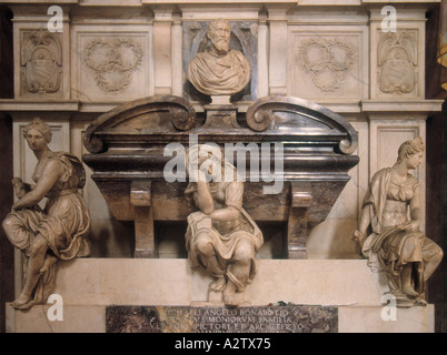 Firenze Toscana Italia Tomba di Michelangelo Buonarroti nella chiesa di Santa Croce Foto Stock