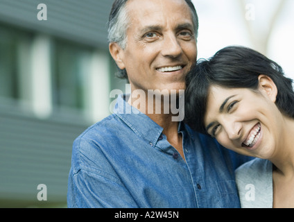 Uomo maturo con la figlia adulta Foto Stock