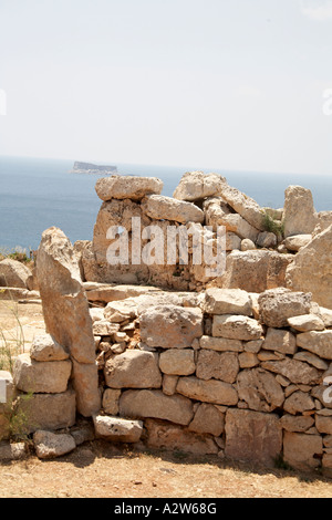 Pietra megalitico tempio di Mnajdra circa 3500BC dedicato alla dea madre della fertilità di Malta Foto Stock