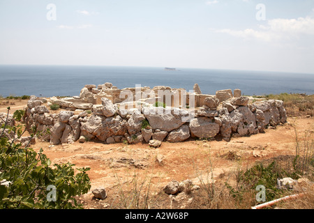 Pietra megalitico tempio di Mnajdra circa 3500BC dedicato alla dea madre della fertilità di Malta Foto Stock