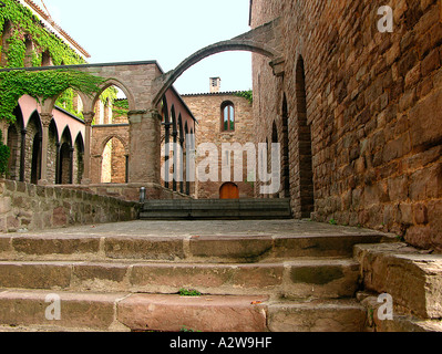 Castell de Cardona un impressionante nono secolo fortezza che domina la valle del fiume Cardoner Barcellona Spagna Foto Stock