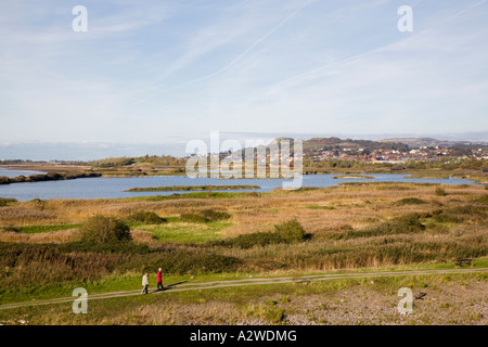 Conwy RSPB Riserva lagune costiere e habitat erboso accanto all'estuario del fiume Conwy. Llansanffraid Conwy Galles Del Nord Regno Unito Foto Stock