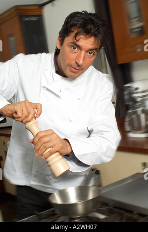 Jean Christophe Novelli Michelin star chef e co presentatore di Hell s Kitchen Foto Stock