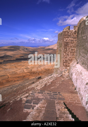 Dh Castillo de Santa Barbara TEGUISE LANZAROTE Castello Guanapay gradini parete vista Foto Stock