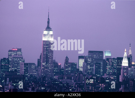 La città di new York skyline con empire state chrysler edifici Foto Stock