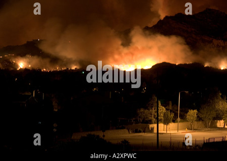 Vista dell'estremità nord del Topanga Wildfire su settembre 2005 Colpo da Chatsworth California Foto Stock