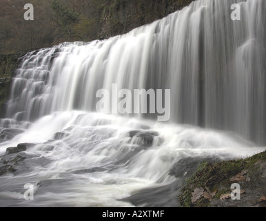 Medio Clungwyn cascata Brecon Beacons il Galles Centrale Foto Stock