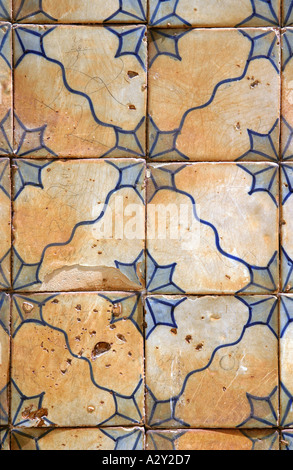 Azulejo portogallo Lisbona olandese piastrella vetrinata parete copertura tegola decorare pattern Foto Stock