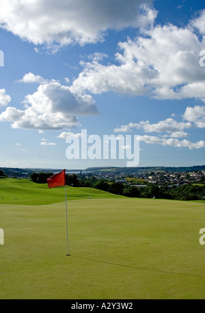 Diciassettesimo foro putting green sul campo da golf affacciato Barnstaple Foto Stock