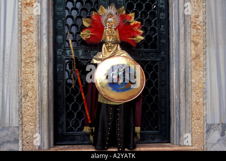 Magnificamente guerriero in costume al Carnevale di Venezia Foto Stock