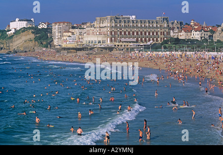 La spiaggia, Grand Plage, la principale attrattiva della Francia elegante Biarritz Foto Stock