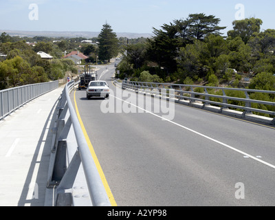 Auto sul ponte di Hindmarsh Island verso goolwa Fleurieu Peninsula South Australia Foto Stock