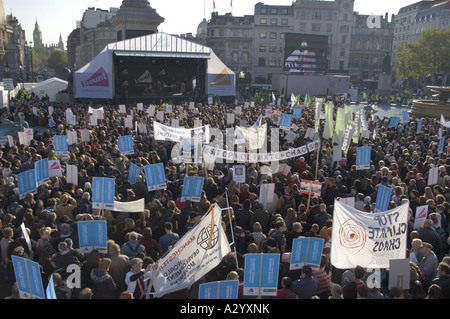 I contare i cambiamenti climatici dimostrazione a Trafalgar Square a Londra il 4 novembre 2006 Foto Stock