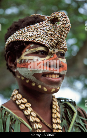 Ritratto di un fiume Sepik tribeswoman superiore del fiume Sepik Papua Nuova Guinea Foto Stock