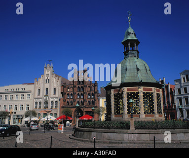 Wasserkunst, Am Markt, Wismar, Meclemburgo-Pomerania, Germania. Foto Stock