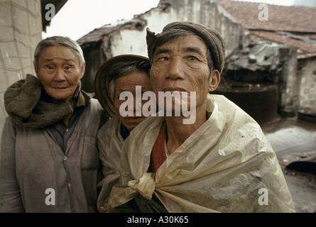 Il Vietnam 1994 Vietnam del nord la piccola cittadina di pescatori di han gai halong 1994 Foto Stock