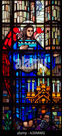 Una vetrata raffigurante un angelo nella cattedrale di Sherbrooke in Québec Canada Foto Stock