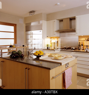 Cucina contemporanea in un London townhouse Foto Stock