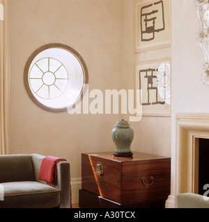 Una finestra di bullseye in un interno di Londra Foto Stock