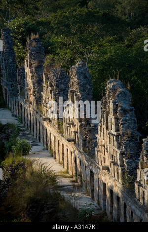 La Colombaia presso le rovine di una città maya di Uxmal Foto Stock