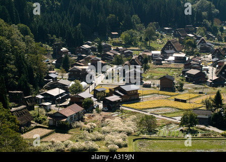 Vista aerea di Shirakawa-go (aggiunto alla lista del Patrimonio Mondiale dell'Unesco nel 1995). Prefettura di Gifu. Giappone Foto Stock