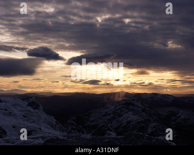 Vista invernale a ovest dal vertice del Beinn Ime. Foto Stock