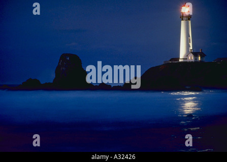 Pigeon Point Lighthouse durante la notte Santa Cruz California Foto Stock