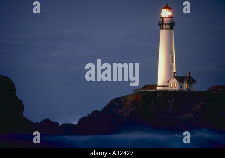 Pigeon Point Lighthouse durante la notte Santa Cruz California Foto Stock