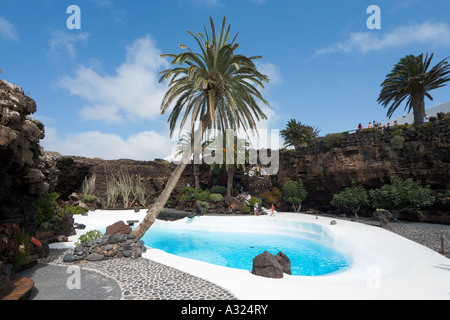 Piscina in Jameo Grande, Jameos del Agua, Lanzarote, Isole Canarie, Spagna Foto Stock