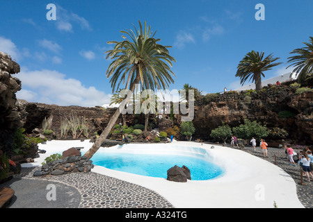 Piscina in Jameo Grande, Jameos del Agua, Lanzarote, Isole Canarie, Spagna Foto Stock