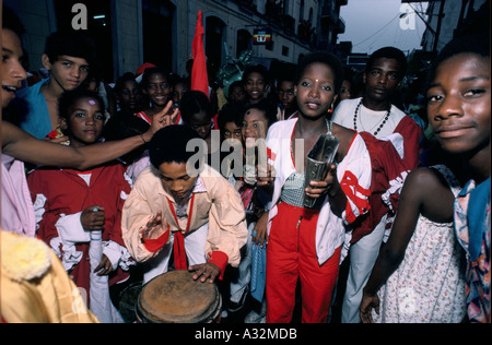 Festaioli al carnevale di Santiago di Cuba Foto Stock