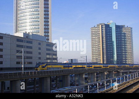 Sloterdijk stazione ferroviaria e al quartiere degli affari Teleport Sloterdijk Foto Stock