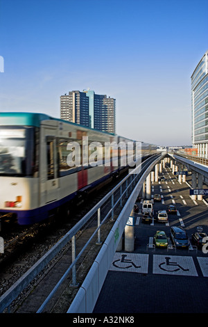 Sloterdijk stazione ferroviaria e al quartiere degli affari Teleport Sloterdijk Amsterdam Paesi Bassi Foto Stock