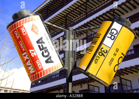 Tenerife hotel alloggio balcone barattoli di pellicola fotografia lo sviluppo di una pellicola fotografica Agfa pre-digital obsolete in vecchio stile Foto Stock