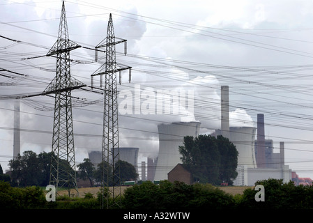 RWE power plant Neurath in Grevenbroich, Germania Foto Stock